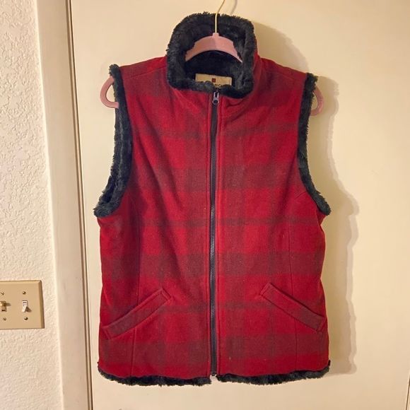 Woolrich ruby red plaid vest size large - Picture 1 of 4